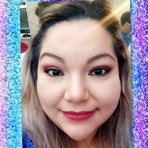 Meet your Posher, Iris